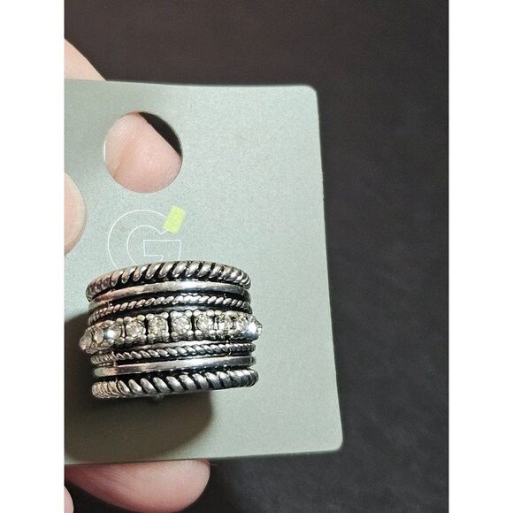 Silver tone rhinestone layered looking ring Size 8 - Picture 2 of 7